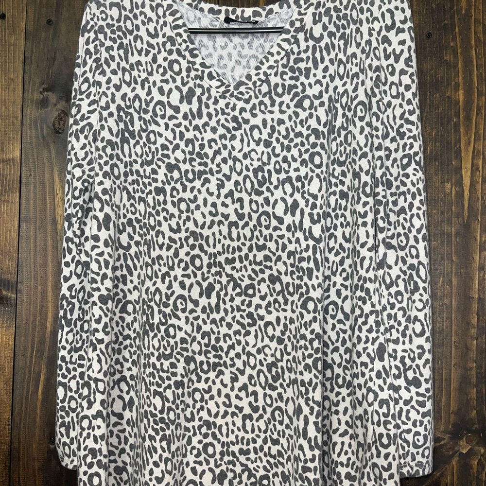 HEIMISH USA Gray Leopard Long Sleeve Top